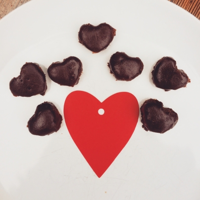Raw Chocolate-Fudge Love Bites